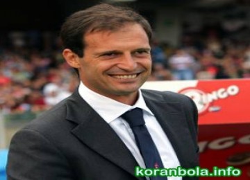 Pelatih AC MIlan Massimiliano Allegri