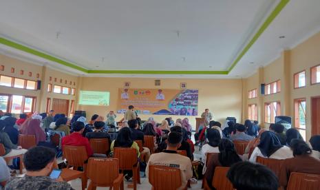 Pelatihan digital marketing dan vokasi pembuatan produk gelombang kelima tahun 2022 yang digagas Sukabumi Kece di SMK Negeri 3 Sukabumi, Selasa (18/10/2022).