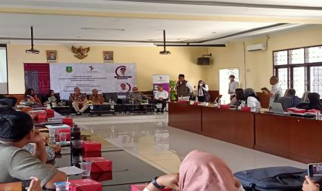 Pelatihan guru fisika inovasi pembelajaran serta implementasinya dalam transformasi teknologi 4.0 yang digagas Youth Excellence International Foundation Program Fisika di Dinas Pendidikan dan Kebudayaan Kota Sukabumi, Rabu (12/10/2022)