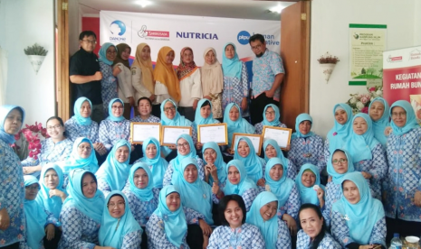 Pelatihan Keterampilan. Danone Indonesia bersama Human Initiative menggelar pelatihan keterampilan untuk Rumah Bunda Sehat.