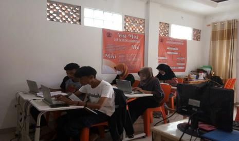 Pelatihan komputer secara gratis merupakan program unggulan Rumah Zakat. 