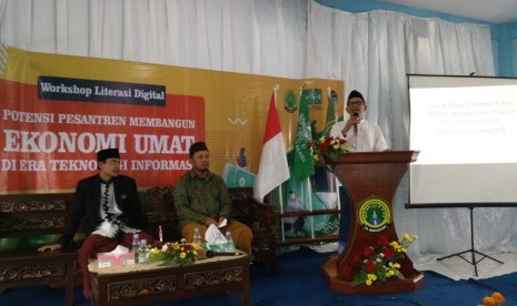 Pelatihan Literasi Digital yang digelar di Pondok Pesantren Darunnajah Al Mas'udiyah, Kota Denpasar, Bali.