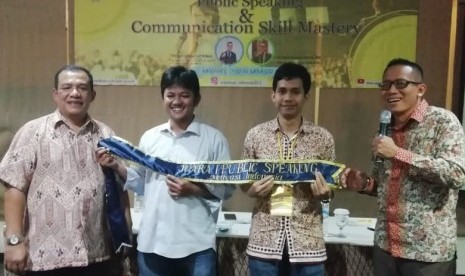 Pelatihan Public Speaking & Communication Skill Mastery yang digelar di Malang, 17-19 November 2018.