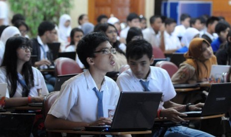  Pelatihan Republika Online Journalism Training atau ROL to School siswa SMU dan SMK Negeri se-Jakarta Pusat,Rabu (14/11).