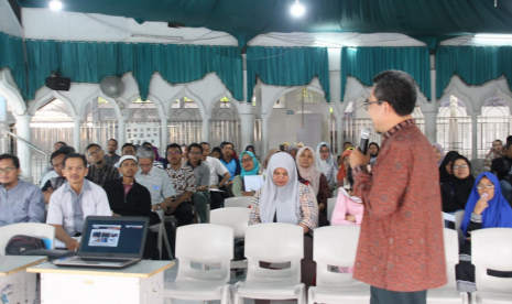 Pelatihan suprarasional bagi 110 orang tua siswa kelas reguler KPM, bertempat di SD Insan Kamil Bogor,  Ahad (23/12).