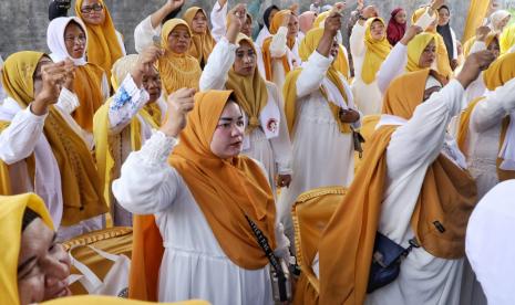 Pelatihan tahtim dan tahlil untuk jamaah Majelis Taklim Mujahidah di Rengas Pulau, Kecamatan Medan Marelan, Kota Medan, Sumut. 