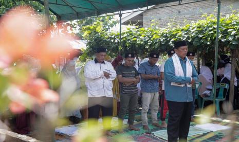 Ilustrasi sholat idul fitri.