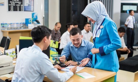 Pelayanan BRIsyariah. Penyaluran gaji anggota Polres Aceh Selatan dengan BRISyariah merupakan implementasi Qanun LKS