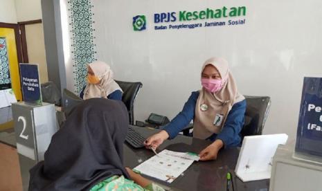 Pelayanan di kantor BPJS Kesehatan Cabang Lhokseumawe, Aceh.