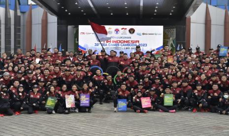 Pengukuhan kontingen Indonesia ke SEA Games Kamboja di Kantor Kemenpora, Selasa (2/5/2023).