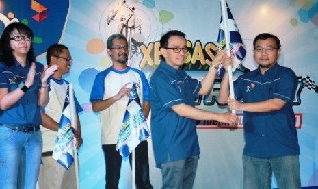 Pelepasan tim uji jaringan XL oleh Presiden Direktur XL Hasnul Suhaimi