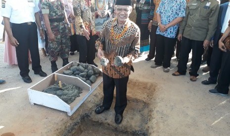 Peletakan batu pertama pembangunan gedung auditorium Universitas Muhammadiyah Sorong. 