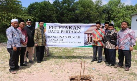 Peletakan batu pertama pembangunan rumah dai tangguh di Batam, Kepri.