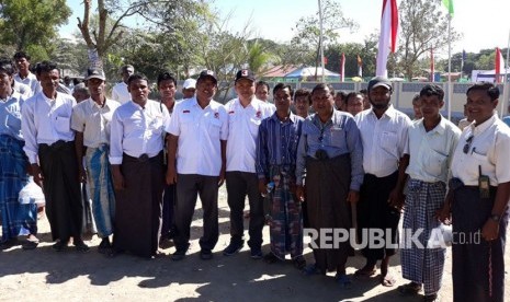 Peletakan batu pertama pembangunan Rumah Sakit Indonesia di Rakhine, Myanmar, Ahad (19/11).