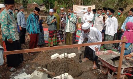 Peletakan batu pertama, Pesantren Tahfidz Mayong.