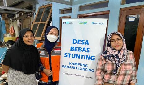 Pelindo bersama Rumah Zakat menggelar pemberian makanan tambahan (PTM) untuk desa bebas stunting.