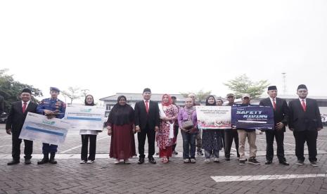 Pelindo Group melalui Pelindo Regional 1 dan PT Pelindo Multi Terminal (SPMT) merayakan Hari Kemerdekaan RI dengan menggelar berbagai lomba hingga program kepedulian.