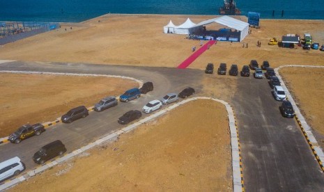 Pelindo III melakukan groundbreaking pembangunan dermaga cruise dan peti kemas Terminal Gili Mas di Lombok Barat, NTB, Kamis (5/7).