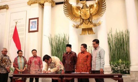 Peluncuran AKIM (Aliansi Kemanusiaan Indonesia untuk Myanmar) dalam  koordinasi Kementrian Luar Negeri, Jakarta, Kamis (31/8).