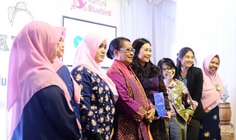 Peluncuran buku berjudul “Kartini Blue Bird: The Spirit of Emak-Emak”.