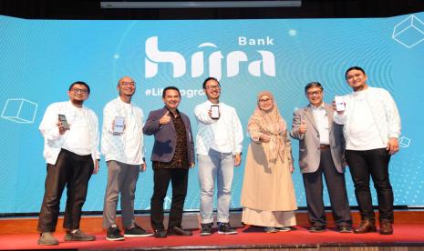 Peluncuran Hijra Bank App di Jakarta, Selasa (6/12). 