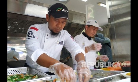  Peluncuran Humanity Food Truck 2.0 Aksi Cepat Tanggap  di Balai Kota Yogyakarta, Jumat (22/3). Food truck ini diresmikan oleh  Wali Kota Yogyakarta, Haryadi Suyuti dan Vice President ACT,  Ibnu Khajar.