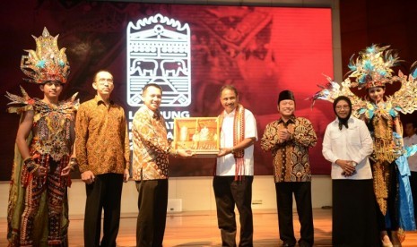 Peluncuran Lampung Krakatau Festival 2017 oleh Gubernur Lampung M. Ridho Ficardo bersama Menteri Pariwisata Arief Yahya di Balairung Soesilo Soedarman, Kementerian Pariwisata