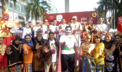 Peluncuran Maskot Satgas Saber Pungli 'Saberman' di CFD FX Sudirman, Ahad (17/7).