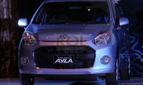   Peluncuran mobil Daihatsu Ayla di Jakarta, Senin (9/9).     (Republika/Aditya Pradana Putra)