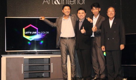 Peluncuran model televisi terbaru Panasonic.