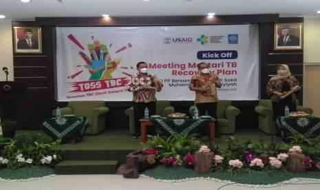 Peluncuran program Mentari TB Recovery Plan yang merupakan sinergi PP Muhammadiyah dan USAID di RS PKU Muhammadiyah Gamping, Sleman, DIY, Selasa (26/10).