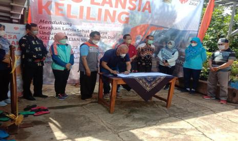 Peluncuran program Pos Lansia Keliling (Poling) Rumah Zakat di Gunungkidul.