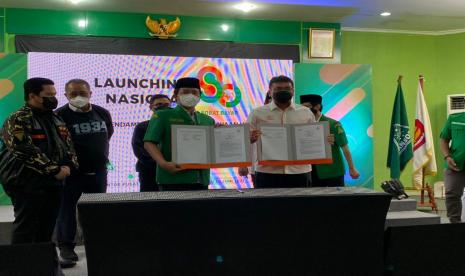 Peluncuran program Sobat Bayar oleh Direktur Utama Pos Indonesia Faizal R Djoemadi, Direktur Utama PT BNI (Persero) Tbk Royke Tumilar, dan Sekretaris Jenderal GP Ansor Adung Abdul Rochman. Peluncuran disaksikan oleh Menteri Agama Yaqut Cholil Qoumas dan Menteri BUMN Erick Thohir. Turut hadir juga Direktur Bisnis Jaringan dan Layanan Keuangan Pos Indonesia Charles Sitorus.