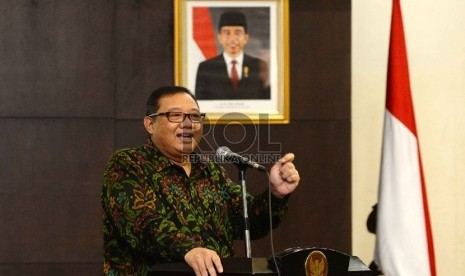 Peluncuran Sertifikasi NIK dan KUR: Menteri Koperasi dan Usaha Kecil Menengah (Menkop UKM), Anak Agung Gede Ngurah Puspayoga saat peluncuran Sertifikat Nomor Induk Koperasi (NIK) dan Perdana Kredit Usaha Rakyat (KUR), Selasa, (26/5) di Kantor Kemenkop UKM.