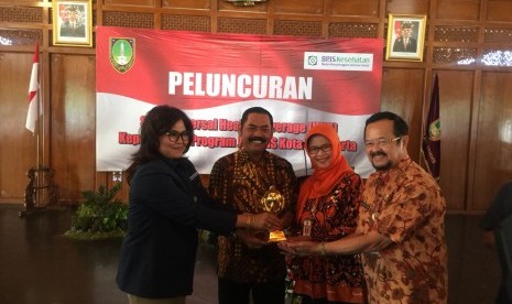 Peluncuran Solo Universal Health Coverage dan penandatanganan Perjanjian Kerja Sama dengan Pemerintah Kota Surakarta, di Pendhapi Gedhe Balaikota Surakarta, Jumat (27/07)