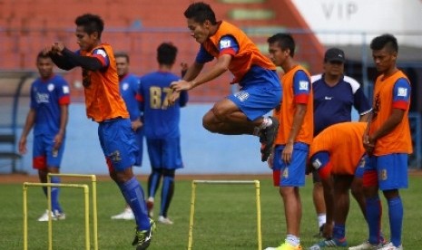 Pemain Arema Indonesia Cronous berlatih di Stadion Gajayana.