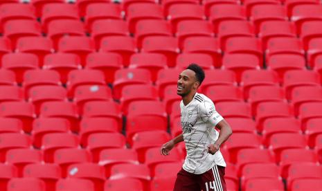 Pemain Arsenal, Pierre-Emerick Aubameyang, merayakan golnya ke gawang Liverpool dalam laga Community Shield di Stadion Wembley, London, Sabtu (29/8).