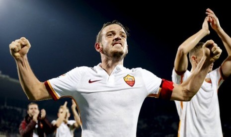 Pemain AS Roma Alessandro Florenzi mengungkapkan kegembiraan usai timnya menaklukkan Fiorentina 2-1 dan memuncaki klasemen sementara Serie A.