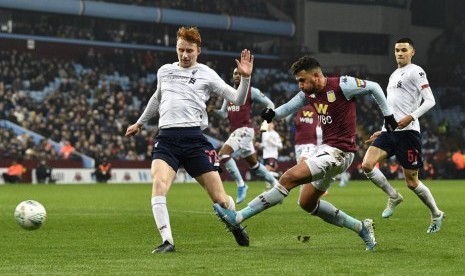 Para pemain Liverpool U-23 (putih) saat menghadapi Aston Villa. Liverpool U-23 akan kembali bermain melawan Shrewsbury Town di Piala FA.