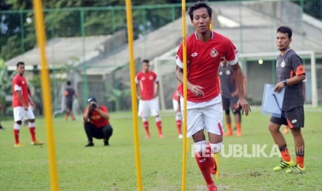 Pemain baru Semen Padang FC, Syaiful Indra Cahya mengikuti latihan perdana di lapangan Mess Indarung, Padang, Sumatera Barat, Kamis (10/1/2019).