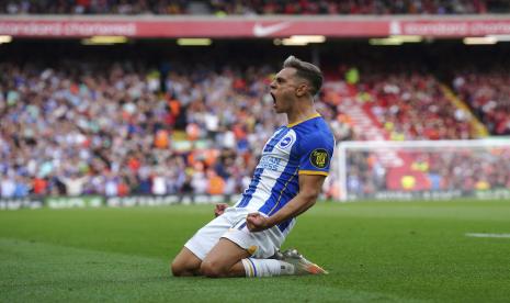 Penyerang Brighton and Hove Albion, Leandro Trossard.