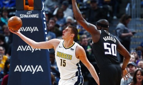 Pemain center Denver Nuggets, Nikola Jokic