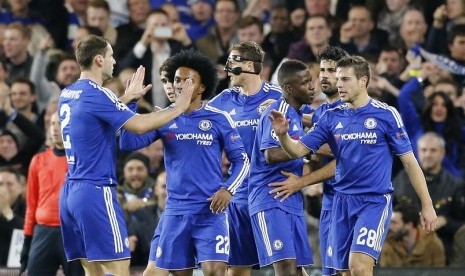 Pemain Chelsea merayakan gol ke gawang Olympiakos