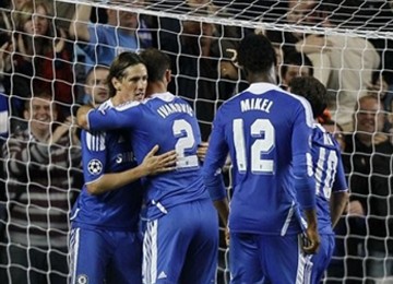 Pemain Chelsea rayakan gol