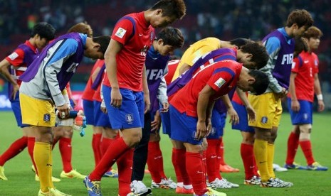 Pemain dari Korea Selatan dipertandingan babak penyisihan antara Korea Selatan dan Aljazair di Estadio Beira-Rio di Porto Alegre, Brasil, Minggu (22/6).  (EPA/Yonhap).