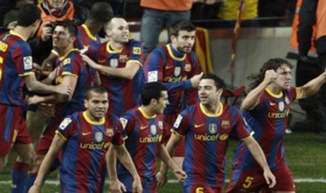 Pemain 'El Barca' merayakan gol (ilustrasi/AP Photo)