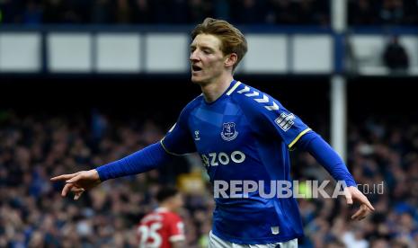  Pemain Everton Anthony Gordon.