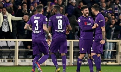 Pemain Fiorentina Marco Benassi (kedua kanan) merayakan gol (ilustrasi). Fiorentina menaklukkan Citadella di Coppa Italia.