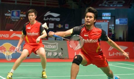 Pemain ganda campuran Indonesia Tantowi Ahmad (kanan) dan Liliyana Natsir.