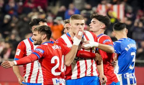 Pemain Girona Artem Dovbyk melakukan selebrasi setelah mencetak gol pada pertandingan LaLiga Spanyol antara Girona FC dan Alaves, di Girona.